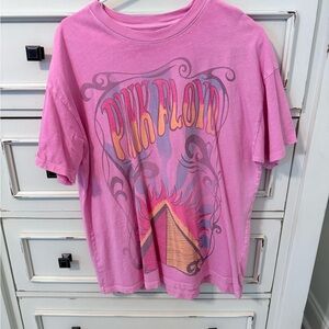 American Eagle Outfitters Pink Graphic Tee